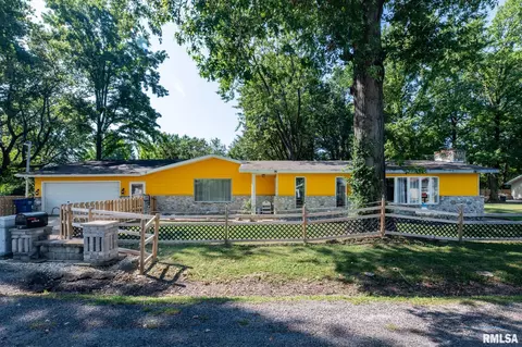 708 E Candy Cane Ln, West Frankfort, IL 62896