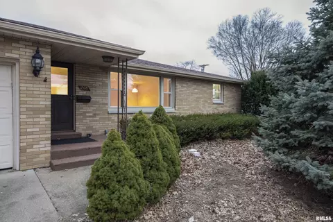1508 N Capitol St, Pekin, IL 61554