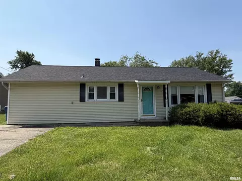 107 E Vermont St, Carterville, IL 62918