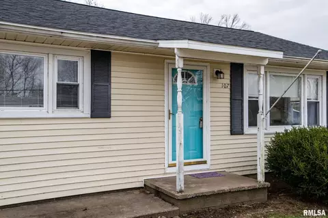 107 E Vermont St, Carterville, IL 62918