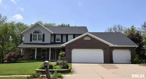 10703 N Dana Dr, Peoria, IL 61615