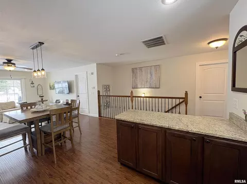 Entry Way - 652 Bittersweet Ave, Germantown Hills, IL 61548 photo 1 of 1