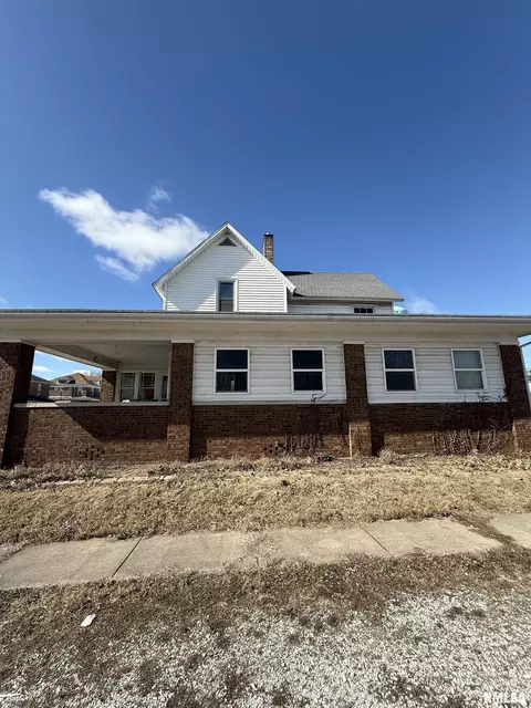 119 E Broadway St, Astoria, IL 61501