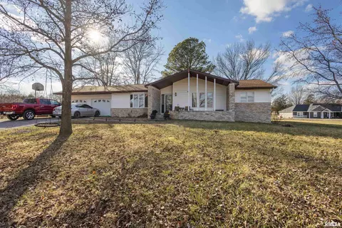 16391 Old Creal Springs Rd, Marion, IL 62959