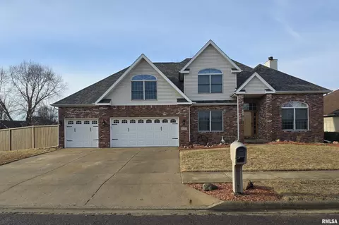 1501 Gingoteague Way, Pekin, IL 61554