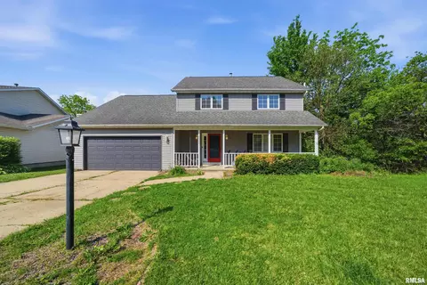 6022 W Ridgecrest Cir, Peoria, IL 61615