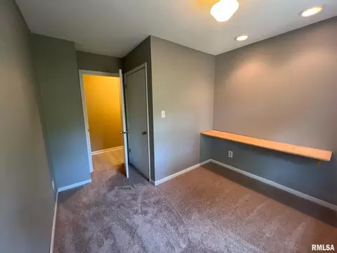 Bedroom - 292 Jana Rd, Macomb, IL 61455 photo 8 of 10