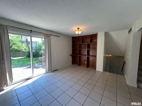 Living - 292 Jana Rd, Macomb, IL 61455 photo 3 of 7
