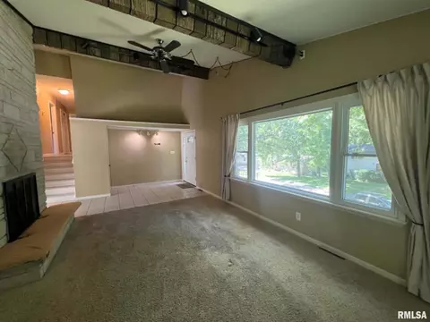 Living - 292 Jana Rd, Macomb, IL 61455 photo 1 of 7