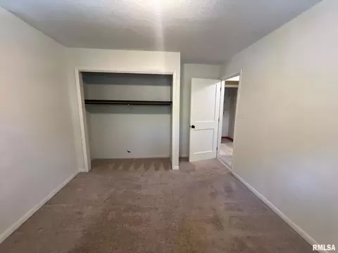 Bedroom - 292 Jana Rd, Macomb, IL 61455 photo 6 of 10