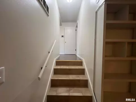 Entry Way - 292 Jana Rd, Macomb, IL 61455 photo 5 of 5