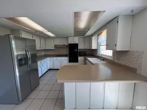 Kitchen - 292 Jana Rd, Macomb, IL 61455 photo 1 of 3