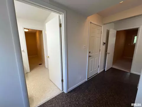 Entry Way - 292 Jana Rd, Macomb, IL 61455 photo 4 of 5