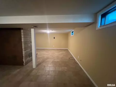 Living - 292 Jana Rd, Macomb, IL 61455 photo 7 of 7