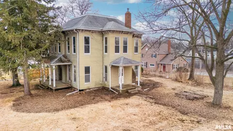 113 N 3rd St, Dunlap, IL 61525