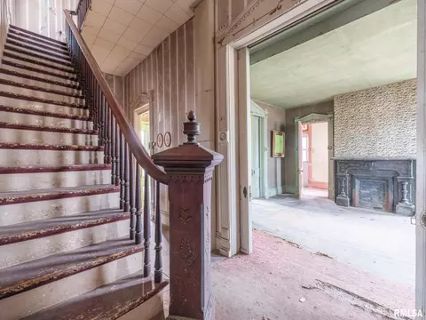 Entry Way - 113 N 3rd St, Dunlap, IL 61525 photo 2 of 2