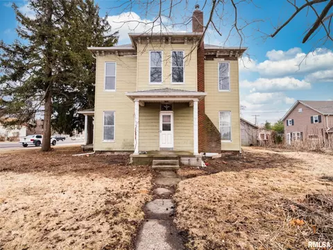 Exterior - 113 N 3rd St, Dunlap, IL 61525 photo 4 of 15