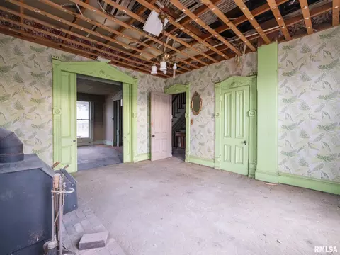 Living - 113 N 3rd St, Dunlap, IL 61525 photo 5 of 5