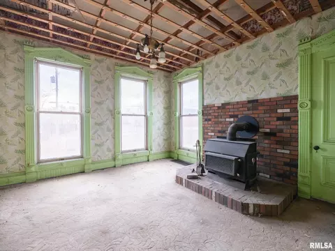 Living - 113 N 3rd St, Dunlap, IL 61525 photo 3 of 5