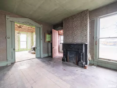Living - 113 N 3rd St, Dunlap, IL 61525 photo 1 of 5