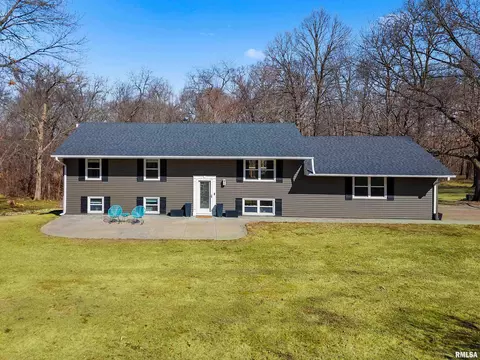 7305 W Grange Hall Rd, Dunlap, IL 61525
