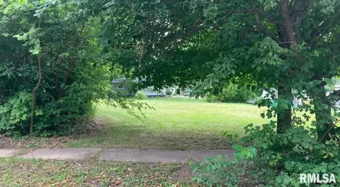 512 2nd St, Lacon, IL 61540