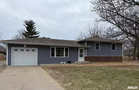 407 Camelot Dr, De Soto, IL 62924
