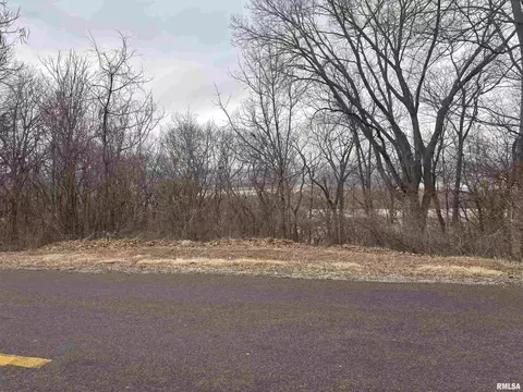 000 Fondulac Dr, East Peoria, IL 61611