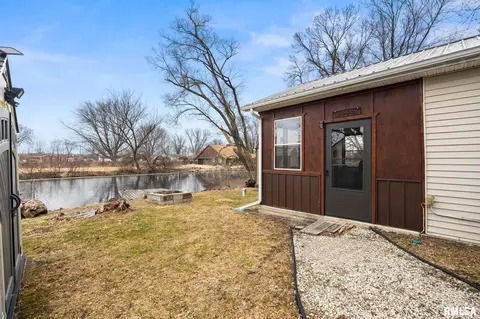 12245 Sunset Dr, Manito, IL 61546