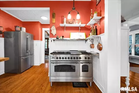 Kitchen - 1007 E Jefferson St, Bloomington, IL 61701 photo 5 of 6