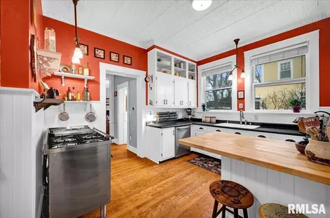 Kitchen - 1007 E Jefferson St, Bloomington, IL 61701 photo 1 of 6