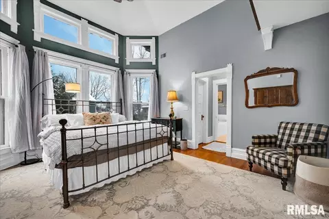 Bedroom - 1007 E Jefferson St, Bloomington, IL 61701 photo 4 of 10