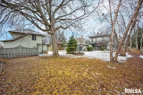 Exterior - 1007 E Jefferson St, Bloomington, IL 61701 photo 13 of 15