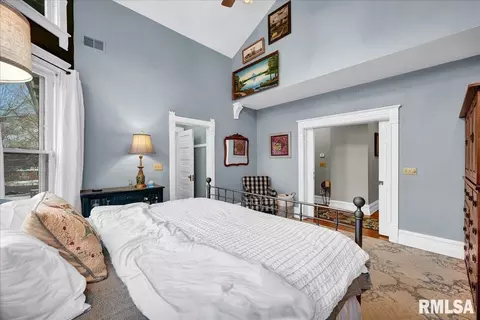 Bedroom - 1007 E Jefferson St, Bloomington, IL 61701 photo 5 of 10