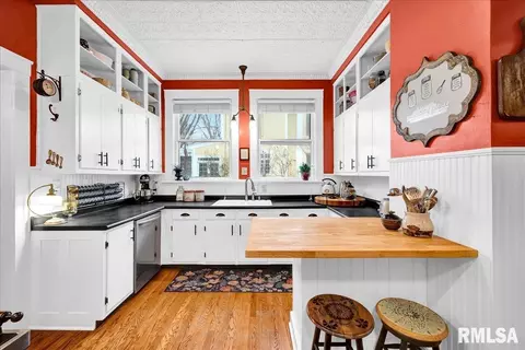 Kitchen - 1007 E Jefferson St, Bloomington, IL 61701 photo 6 of 6