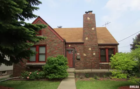 2719 N University St, Peoria, IL 61604
