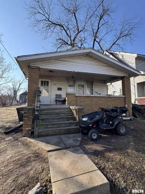 716 E Kansas St, Peoria, IL 61603