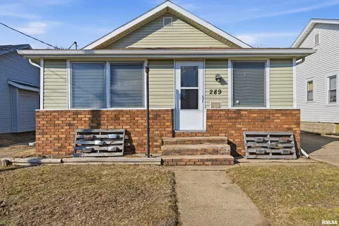 289 Derby St, Pekin, IL 61554