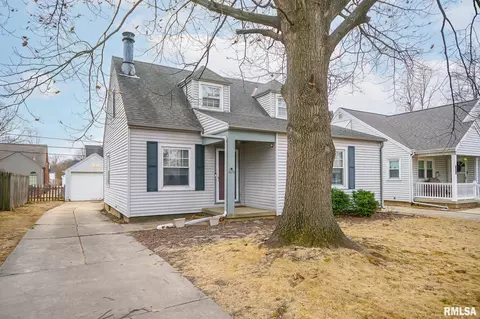 1026 E Richwoods Blvd, Peoria, IL 61604