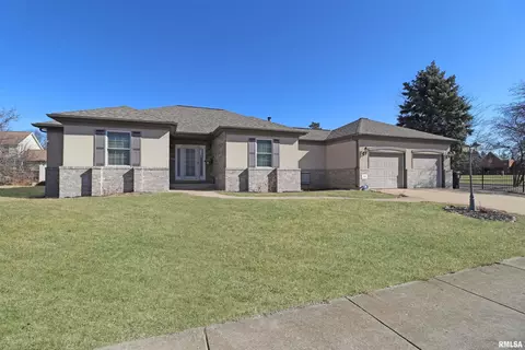 502 N Spring Grove Rd, Peoria, IL 61605