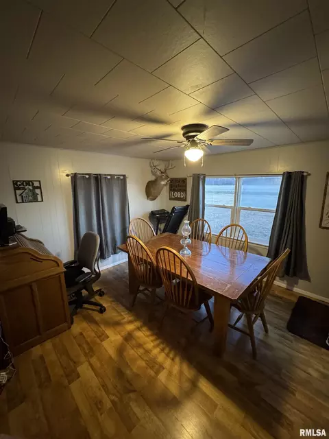 Dining - 17250 E Il Hwy 9, Canton, IL 61520 photo 2 of 4