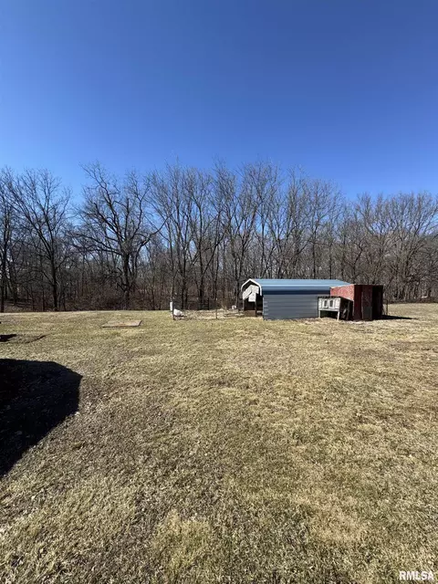 Exterior - 17250 E Il Hwy 9, Canton, IL 61520 photo 6 of 6
