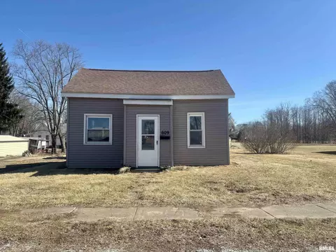 609 S Illinois St, Lewistown, IL 61542
