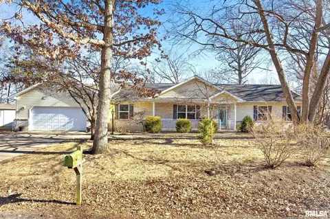 109 Oaklawn Ct, East Peoria, IL 61611