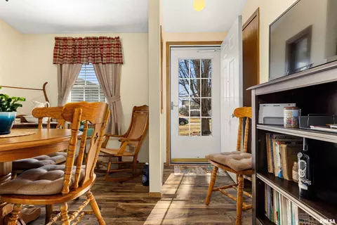 Entry Way - 1227 E Locust St, Canton, IL 61520 photo 1 of 1