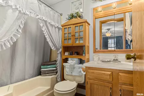 Bath - 1227 E Locust St, Canton, IL 61520 photo 1 of 2
