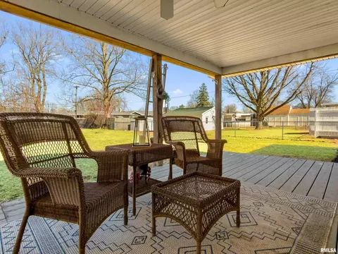 Exterior - 1227 E Locust St, Canton, IL 61520 photo 5 of 5