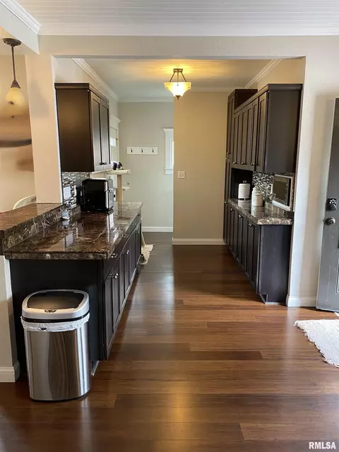 Entry Way - 648 S Randolph St, Macomb, IL 61455 photo 3 of 3