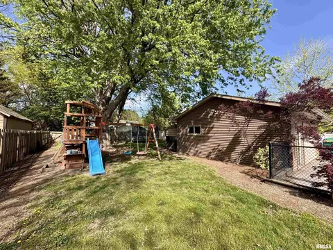 Exterior - 648 S Randolph St, Macomb, IL 61455 photo 2 of 2