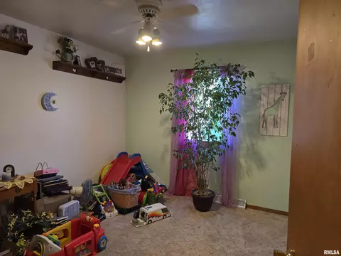 Bedroom - 1410 E Locust St, Canton, IL 61520 photo 7 of 10